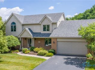 305 Cedar Ridge Ct, Perrysburg, OH 43551