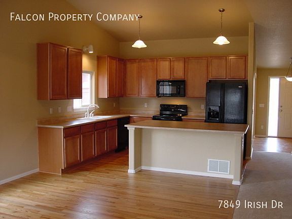 4th image of 7849 Irish Dr