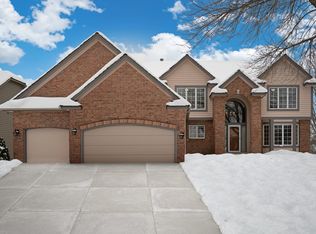 3215 Quinwood Ln N, Plymouth, MN 55441