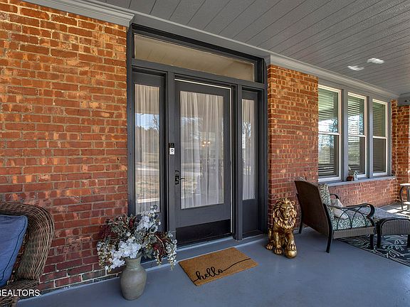 3rd image of 701 Gresham Rd