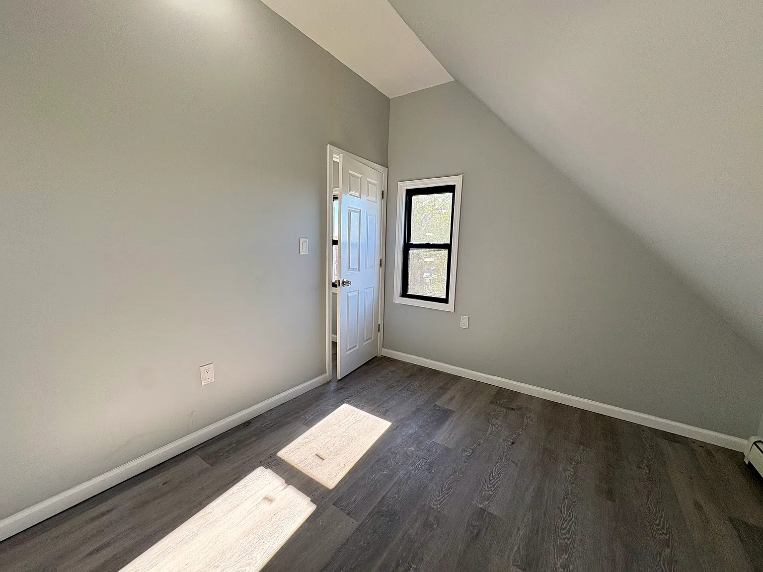 2 bed, $1,600 — Photo 4