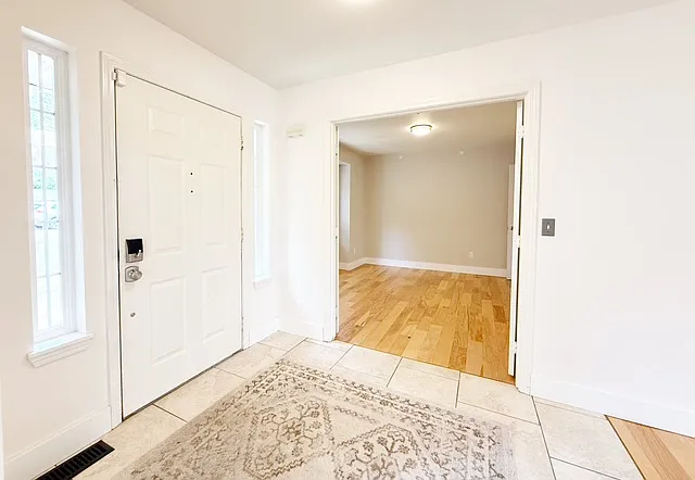 1128 NW Thornwood Cir — Photo 8