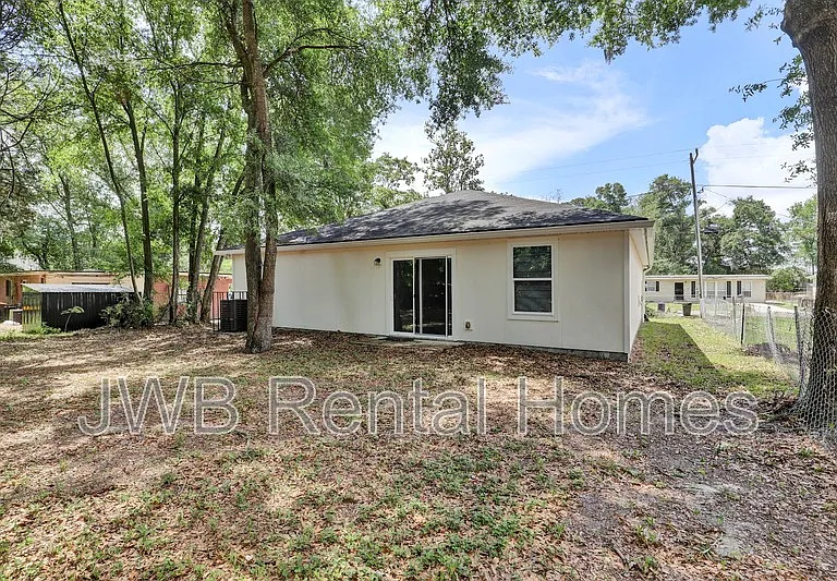 4643 Williamsburg Ave — Photo 15