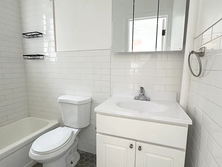 3168 41st St #1F — Photo 8