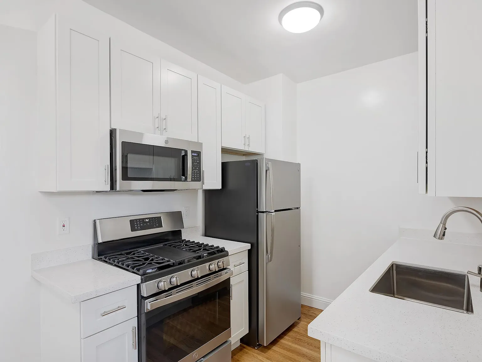Studio, 525 sqft, $4,495 — Photo 4
