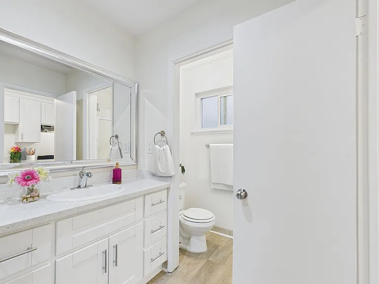 Aqua South — Photo 15