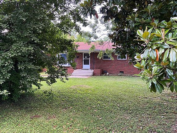 3rd image of 418 S Baird Ln