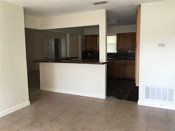 2nd image of 1202 Arnold Dr