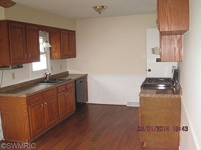 2nd image of 3631 Vineyard Ave NE