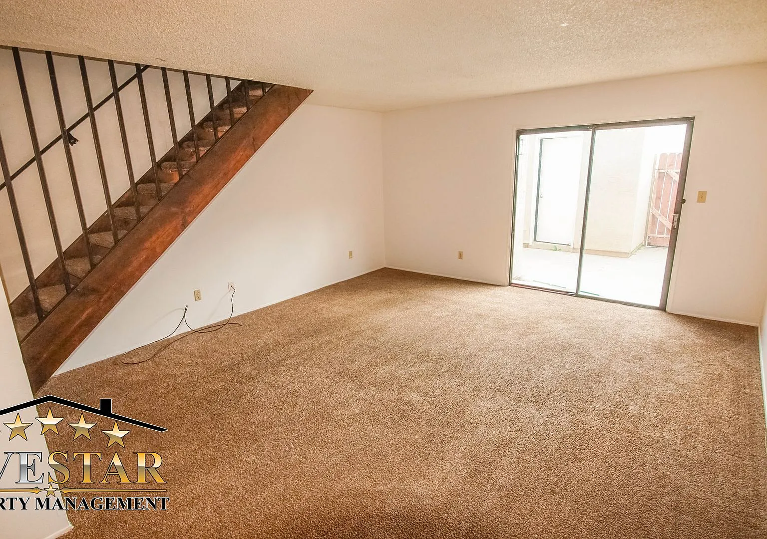 201 Jardin Ct — Photo 4