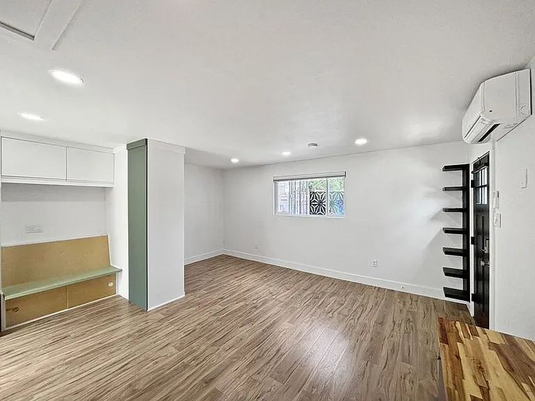 3696 Bellingham Ave #3696B — Photo 3