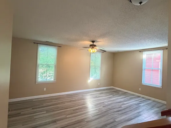 3237 Domain St APT 3, Saint Charles, MO 63301