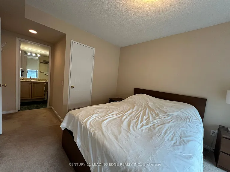 750 Bay St #805 — Photo 14