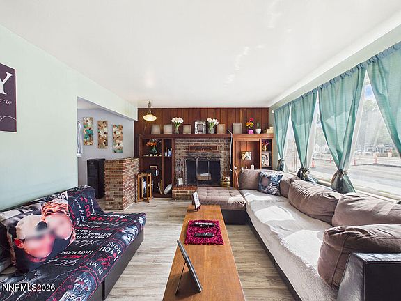 4th image of 626 Prater Way
