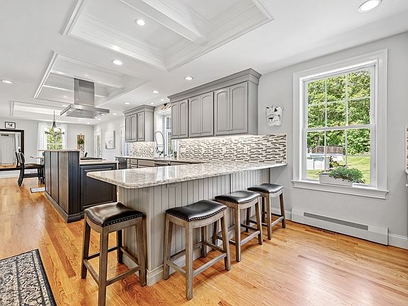 5th image of 48 Summer Rd