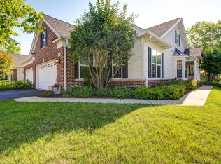 1052 Riviera Dr, Elgin, IL 60124