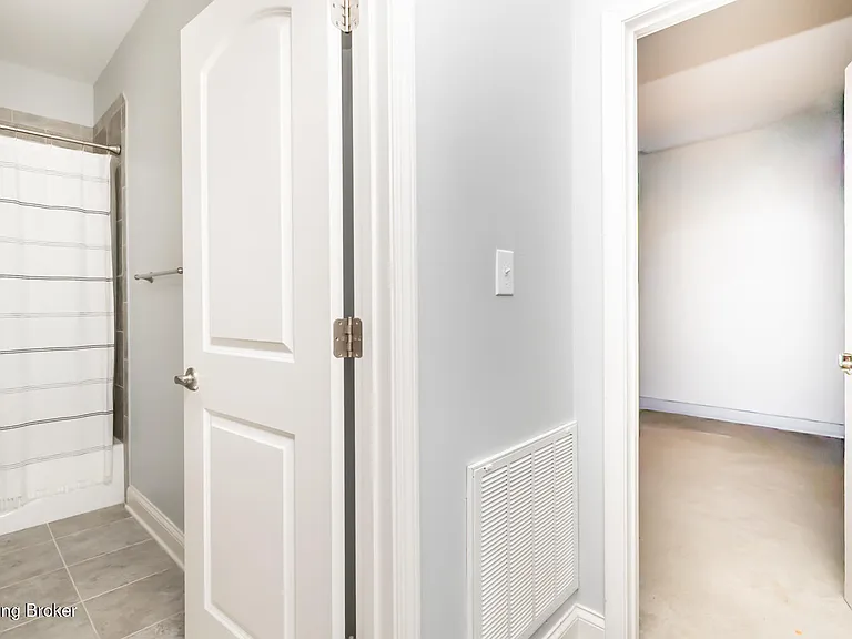 699 Urton Woods Way — Photo 14
