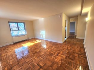67-10 190th Ln #G3, Fresh Meadows, NY 11365