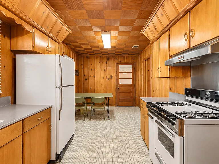 102 Antigua Dr — Photo 9