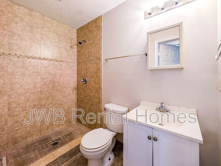 4503 Melvin Cir W — Photo 5