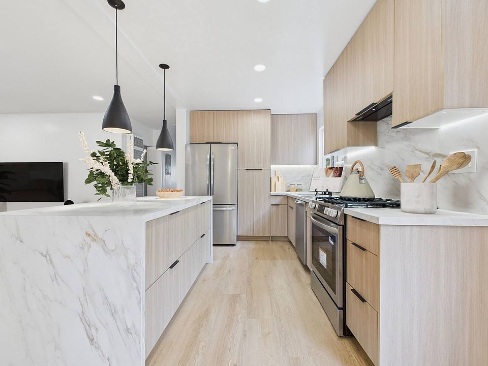 1st image of 316 San Vicente Blvd #105