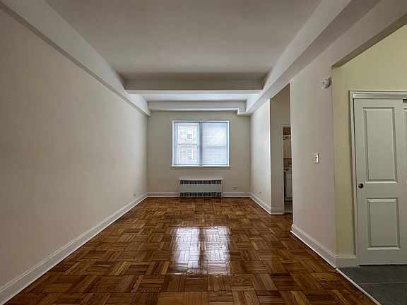 5th image of 16420 Highland Ave APT 5D