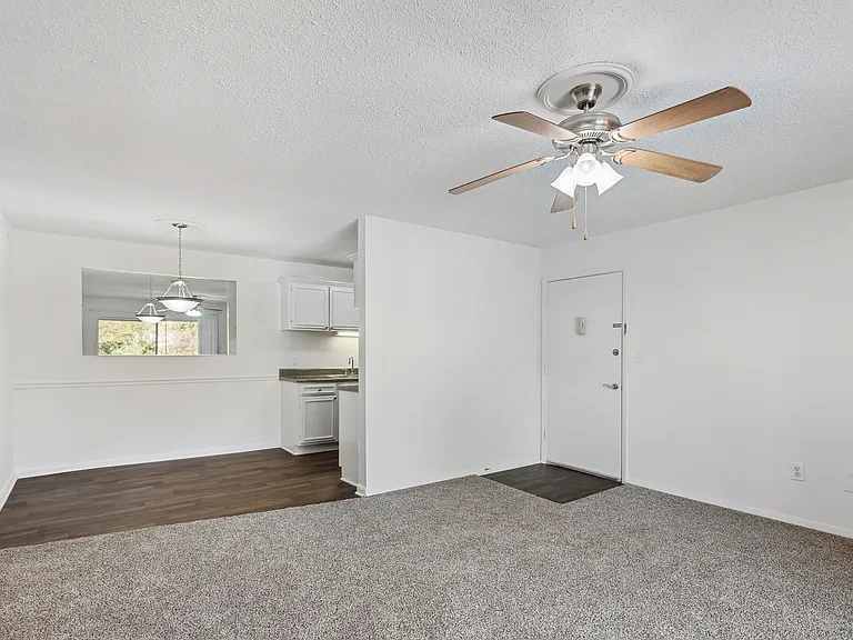 Fairway Club Apartments — Photo 24