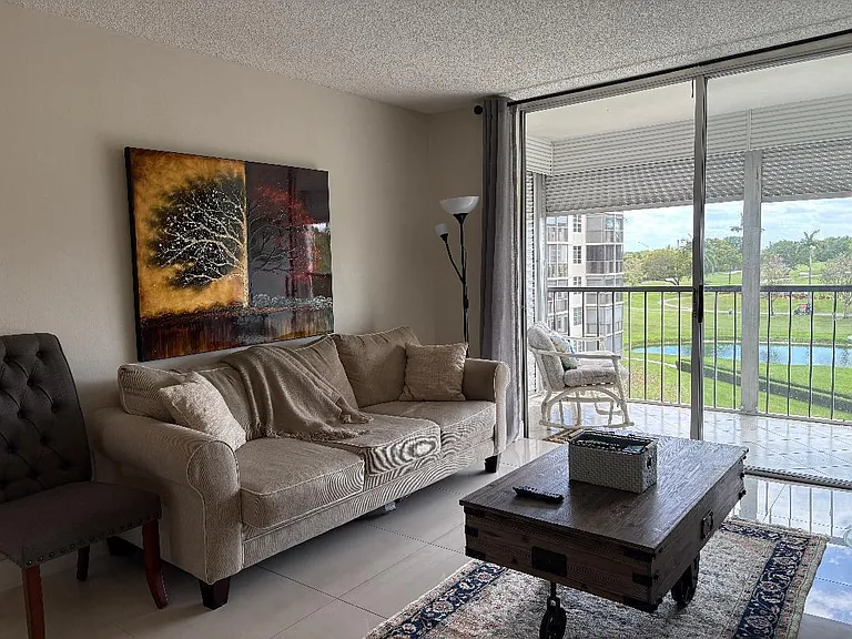 8900 Washington Blvd #409 — Photo 8