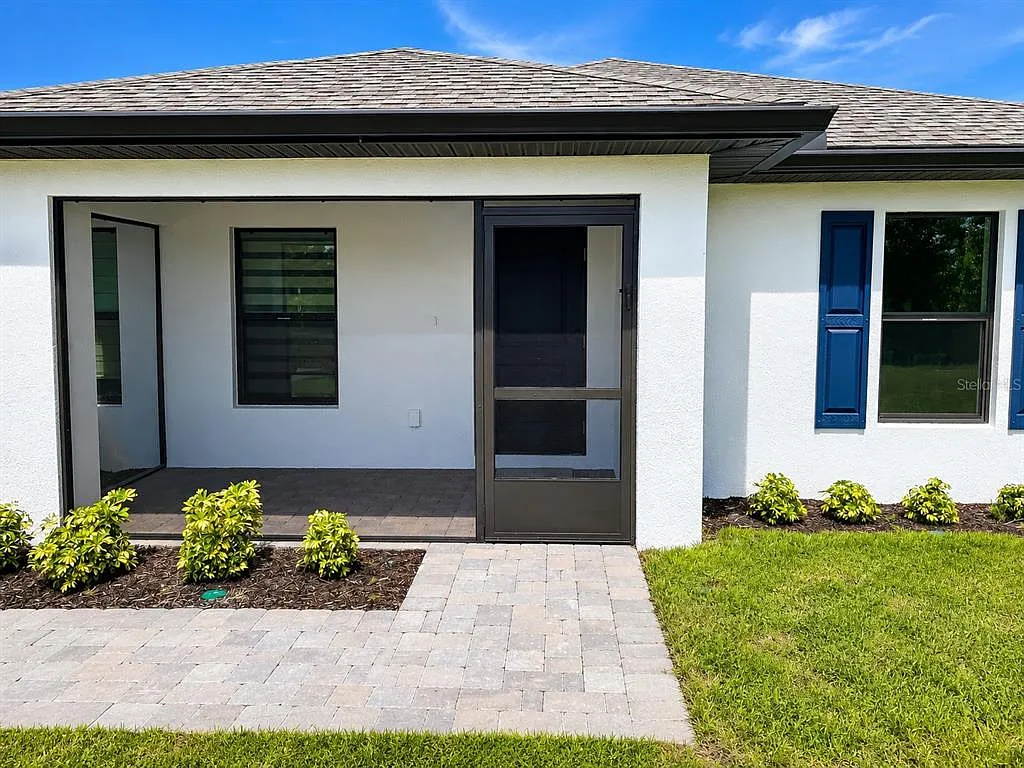 4 bed, 2.0 bath, 1829 sqft, $2,500 — Photo 2