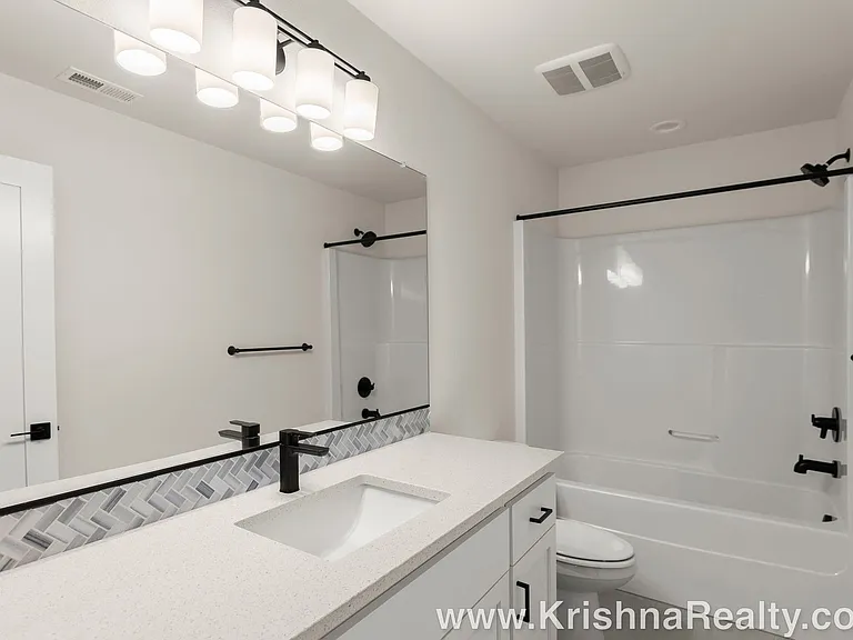 4227 SE Reed Dr — Photo 17