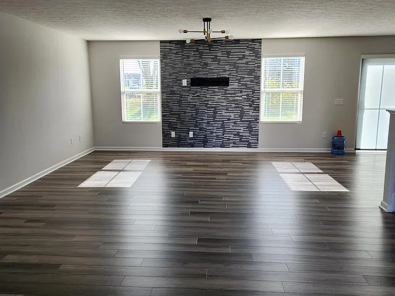 9760 Oak Grove Dr — Photo 5