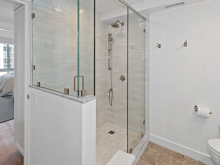 1710 Avenida Del Mundo #803 — Photo 32
