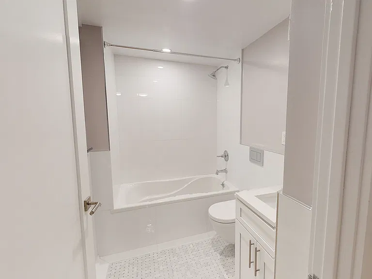 50 W 97th St #2W — Photo 15