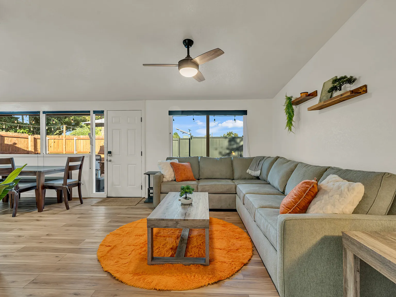 2 bed, 800 sqft, $5,000 — Photo 4