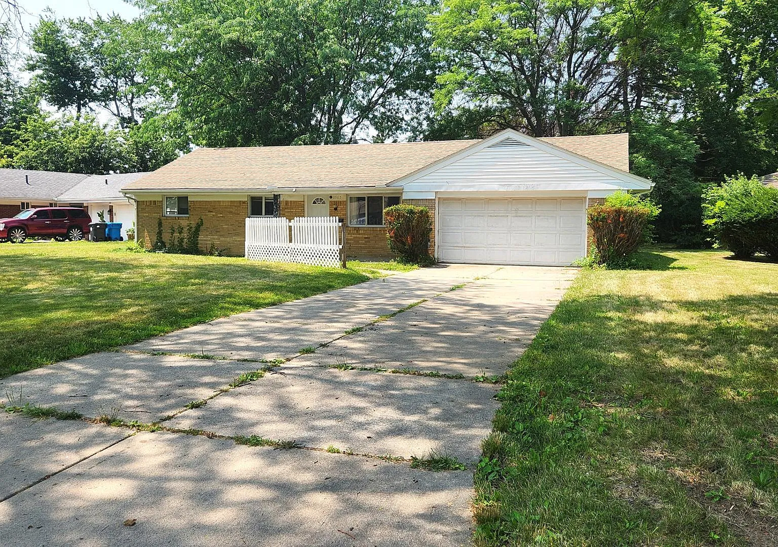 3 bed, 1.5 bath, 1387 sqft, $1,600 — Photo 2