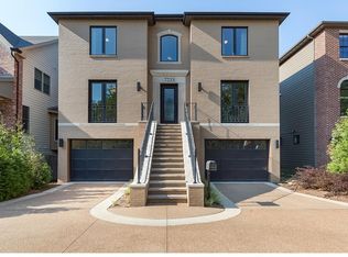 7233 Forsyth Blvd, Saint Louis, MO
