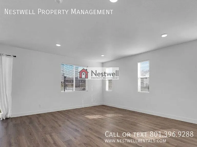 563 E Alma Mater Ave — Photo 12