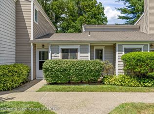 20 Gloria Ct, Tinton Falls, NJ
