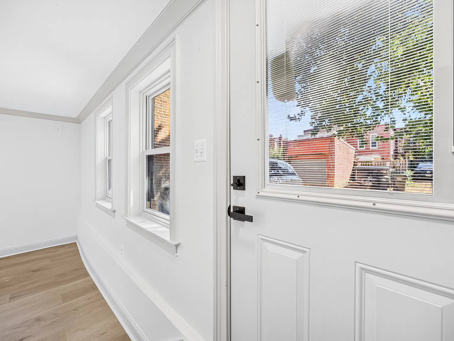 2 bed, 650 sqft, $3,700 — Photo 4