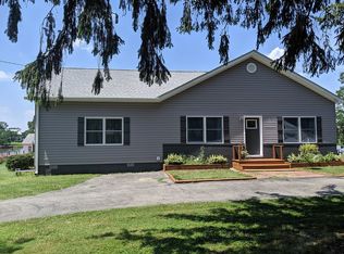 5926 Rockhold Dr, Deale, MD 20751