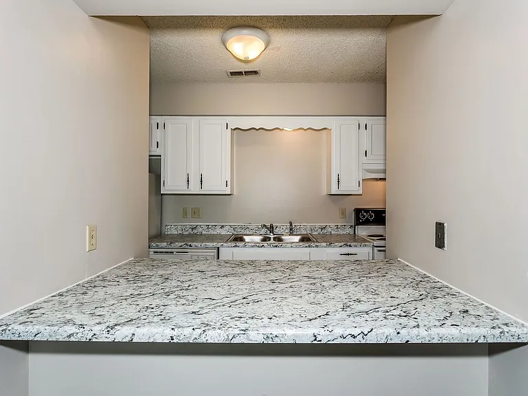 North Ridge Apartments — Photo 3
