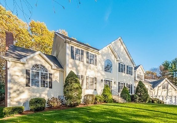 3rd image of 8 Karen Ln