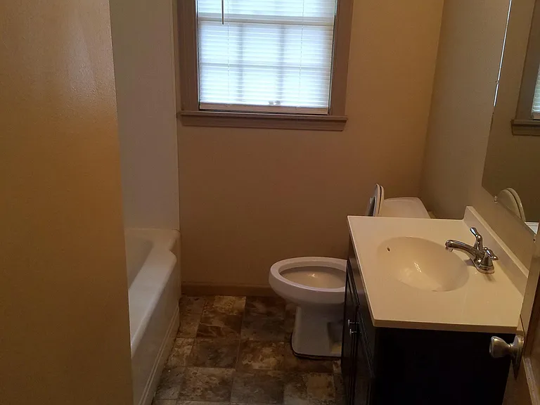 902 Wisteria Dr — Photo 2