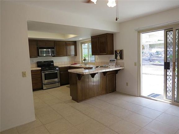 3rd image of 9508 Vista Tercera