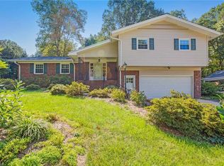 2722 Monticello Dr, Winston Salem, NC 27106