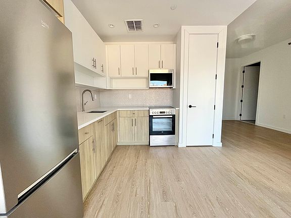 5th image of 333 Linden Blvd #8A