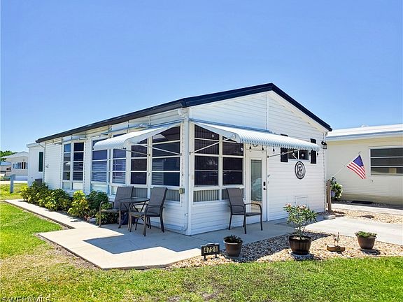 4th image of 4721 Bayberry Way W
