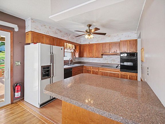 3rd image of 11818 Westwood Ln