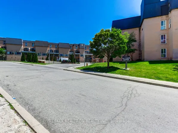 100 Mornelle Ct #1045, Toronto, ON M1E 4X2