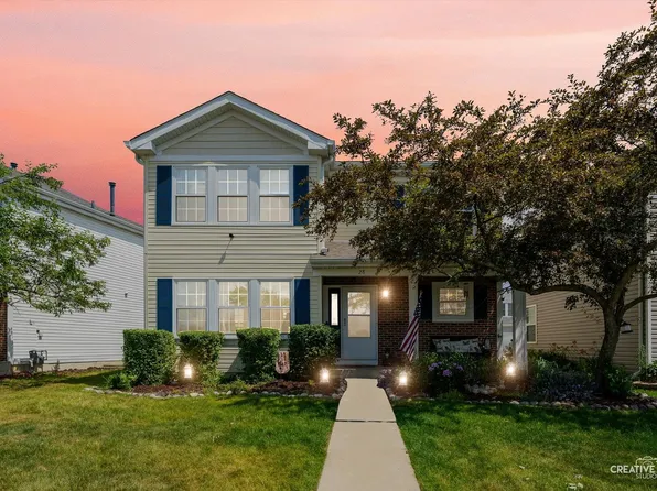 28 Waterbury Cir, Oswego, IL 60543